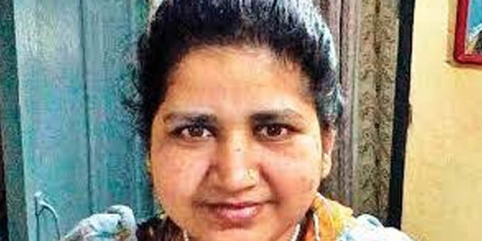 മുത്ത്വലാഖിനെതിരേ ആദ്യമായി കോടതിയെ സമീപിച്ച ഷൈറാ ബാനുവിന് മന്ത്രിതുല്യ സ്ഥാനം നല്കി ബിജെപി മുത്ത്വലാഖിനെതിരേ ആദ്യമായി കോടതിയെ സമീപിച്ച ഷൈറാ ബാനുവിന് മന്ത്രിതുല്യ സ്ഥാനം നല്കി ബിജെപി