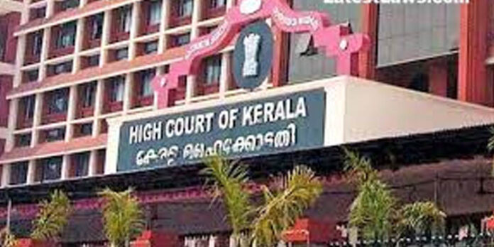 റോഡുകളുടെ നിലവിലെ അവസ്ഥ സംബന്ധിച്ച് കോര്പ്പറേഷന് സെക്രട്ടറി ഹൈക്കോടതിയില് ഇന്ന് നേരിട്ട് ഹാജരായി വിവരങ്ങള് ധരിപ്പിക്കും റോഡുകളുടെ നിലവിലെ അവസ്ഥ സംബന്ധിച്ച് കോര്പ്പറേഷന് സെക്രട്ടറി ഹൈക്കോടതിയില് ഇന്ന് നേരിട്ട് ഹാജരായി വിവരങ്ങള് ധരിപ്പിക്കും