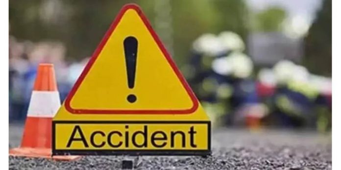 ലോറി തലകീഴായി മറിഞ്ഞുണ്ടായ അപകടത്തില് പരിക്കേറ്റ ഡ്രൈവര് തെളിവെളുപ്പിനിടയില് മരിച്ചു ലോറി തലകീഴായി മറിഞ്ഞുണ്ടായ അപകടത്തില് പരിക്കേറ്റ ഡ്രൈവര് തെളിവെളുപ്പിനിടയില് മരിച്ചു