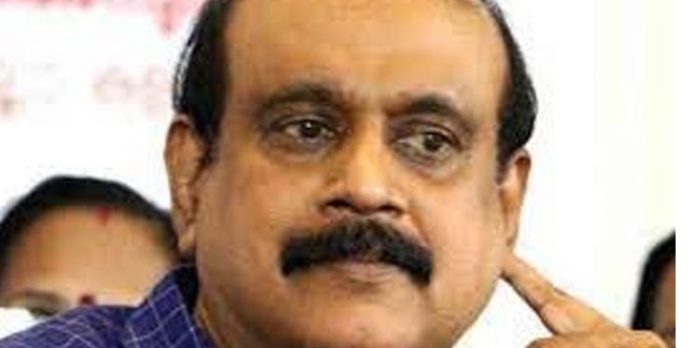 കുമ്മനത്തിന്റെ പദ്മസ്വാമി ക്ഷേത്രത്തിലെ പദവിയും ഇപ്പോഴത്തെ കേസും തമ്മില് എന്തെങ്കിലും ബന്ധമുണ്ടോ? : ടിപി സെന്കുമാര് കുമ്മനത്തിന്റെ പദ്മസ്വാമി ക്ഷേത്രത്തിലെ പദവിയും ഇപ്പോഴത്തെ കേസും തമ്മില് എന്തെങ്കിലും ബന്ധമുണ്ടോ? : ടിപി സെന്കുമാര്