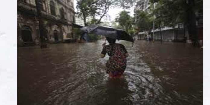 ഇടിമിന്നലോടുകൂടിയ ഒറ്റപ്പെട്ട കനത്ത മഴയ്ക്ക് സാധ്യത ; യെല്ലോ അലര്ട്ട് പ്രഖ്യാപിച്ചു ഇടിമിന്നലോടുകൂടിയ ഒറ്റപ്പെട്ട കനത്ത മഴയ്ക്ക് സാധ്യത ; യെല്ലോ അലര്ട്ട് പ്രഖ്യാപിച്ചു