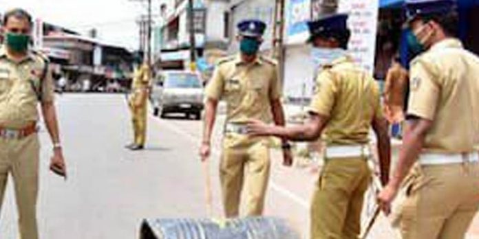 കോവിഡ്-19 വ്യാപനം സൂപ്പര് സ്പ്രെഡിന്റെ വക്കിലെത്തി ; 144 പതിനഞ്ച് ദിവസത്തേക്ക് കൂടി നീട്ടി കോവിഡ്-19 വ്യാപനം സൂപ്പര് സ്പ്രെഡിന്റെ വക്കിലെത്തി ; 144 പതിനഞ്ച് ദിവസത്തേക്ക് കൂടി നീട്ടി