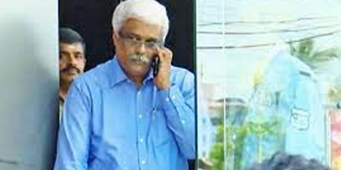കുരുക്ക് മുറുകുന്നു ; എം. ശിവശങ്കറിന്റെ വാട്സ് ആപ്പ് ചാറ്റുകള് കോടതിയില് കുരുക്ക് മുറുകുന്നു ; എം. ശിവശങ്കറിന്റെ വാട്സ് ആപ്പ് ചാറ്റുകള് കോടതിയില്