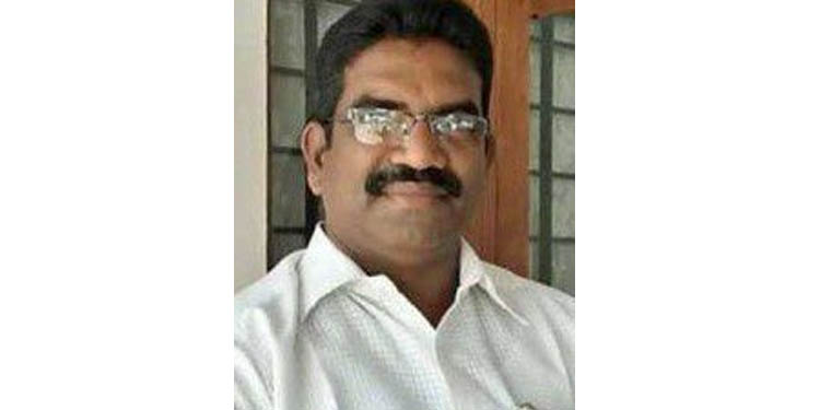 വീട്ടമ്മയെ ഭീഷണിപ്പെടുത്തി പീഡിപ്പിച്ച സംഭവത്തില് എറണാകുളം സെന്ട്രല് സ്റ്റേഷനിലെ എസ് ഐ അറസ്റ്റില് വീട്ടമ്മയെ ഭീഷണിപ്പെടുത്തി പീഡിപ്പിച്ച സംഭവത്തില് എറണാകുളം സെന്ട്രല് സ്റ്റേഷനിലെ എസ് ഐ അറസ്റ്റില്
