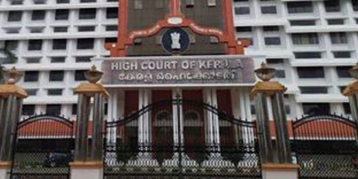 നിയമസഭയിലെ കൈയ്യാങ്കളി : സര്ക്കാരിന്റെ ആവശ്യം കോടതി നിരസിച്ചു നിയമസഭയിലെ കൈയ്യാങ്കളി : സര്ക്കാരിന്റെ ആവശ്യം കോടതി നിരസിച്ചു