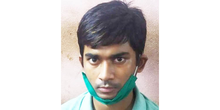 ഇന്സ്റ്റഗ്രാം വഴി അശ്ലീല വീഡിയോകളും ദൃശ്യങ്ങളും അയച്ച കേസില് യുവ ഡോക്ടറെ പോലീസ് പിടികൂടി ഇന്സ്റ്റഗ്രാം വഴി അശ്ലീല വീഡിയോകളും ദൃശ്യങ്ങളും അയച്ച കേസില് യുവ ഡോക്ടറെ പോലീസ് പിടികൂടി
