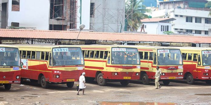 ഇൻഷുറൻസ് പുതുക്കിയില്ല ; പുറത്തിറക്കാൻ കഴിയാതെ കെഎസ്ആർടിസി ബസുകൾ കട്ടപ്പുറത്ത് ഇൻഷുറൻസ് പുതുക്കിയില്ല ; പുറത്തിറക്കാൻ കഴിയാതെ കെഎസ്ആർടിസി ബസുകൾ കട്ടപ്പുറത്ത്