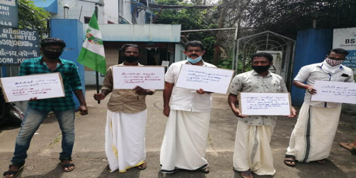 കർഷക ബിൽ പിൻവലിക്കണമെന്നാവശ്യപ്പെട്ട് ജനതാദൾ എസ് ധർണ്ണ നടത്തി കർഷക ബിൽ പിൻവലിക്കണമെന്നാവശ്യപ്പെട്ട് ജനതാദൾ എസ് ധർണ്ണ നടത്തി