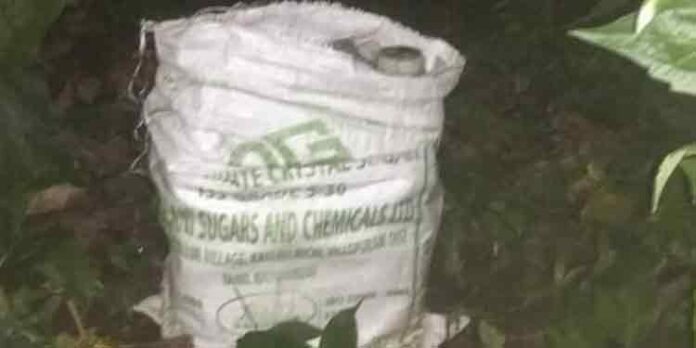 വാളയാർ വിഷമദ്യ ദുരന്തം : കോളനി നിവാസികൾ കഴിച്ച വിഷമദ്യം കണ്ടെത്തിയെന്ന് പോലീസ് വാളയാർ വിഷമദ്യ ദുരന്തം : കോളനി നിവാസികൾ കഴിച്ച വിഷമദ്യം കണ്ടെത്തിയെന്ന് പോലീസ്