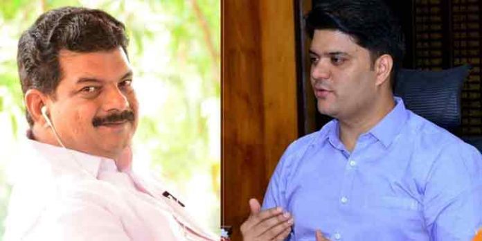 കളക്ടര് അപമാനിച്ചു : പി.വി അന്വര് എംഎല്എയുടെ പരാതി നിയമസഭാ സമിതിക്ക് മുന്പില് കളക്ടര് അപമാനിച്ചു : പി.വി അന്വര് എംഎല്എയുടെ പരാതി നിയമസഭാ സമിതിക്ക് മുന്പില്