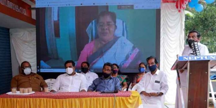 കേരളത്തിലെ 140 മണ്ഡലങ്ങളിലും മത്സ്യ മാര്ക്കറ്റുകള് ആരംഭിക്കും : മന്ത്രി ജെ.മേഴ്സിക്കുട്ടിയമ്മ കേരളത്തിലെ 140 മണ്ഡലങ്ങളിലും മത്സ്യ മാര്ക്കറ്റുകള് ആരംഭിക്കും : മന്ത്രി ജെ.മേഴ്സിക്കുട്ടിയമ്മ