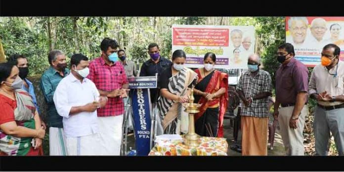 25 വര്ഷത്തിനു ശേഷം കിടങ്ങന്നൂര് പുഞ്ചയില് വീണ്ടും നെല്കൃഷി വരുന്നു 25 വര്ഷത്തിനു ശേഷം കിടങ്ങന്നൂര് പുഞ്ചയില് വീണ്ടും നെല്കൃഷി വരുന്നു