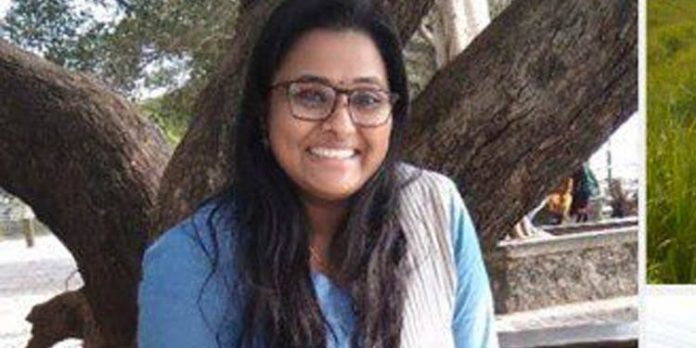 തോട്ടപ്പള്ളിയില് വാഹനാപകടo ; യുവതി മരിച്ചു തോട്ടപ്പള്ളിയില് വാഹനാപകടo ; യുവതി മരിച്ചു