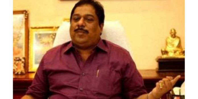 ബാര് കോഴ ; കോടിയേരിയ്ക്കും പിണറായിക്കുമെതിരെ നിര്ണ്ണായക വെളിപ്പെടുത്തലുമായി ബിജു രമേശ് ബാര് കോഴ ; കോടിയേരിയ്ക്കും പിണറായിക്കുമെതിരെ നിര്ണ്ണായക വെളിപ്പെടുത്തലുമായി ബിജു രമേശ്