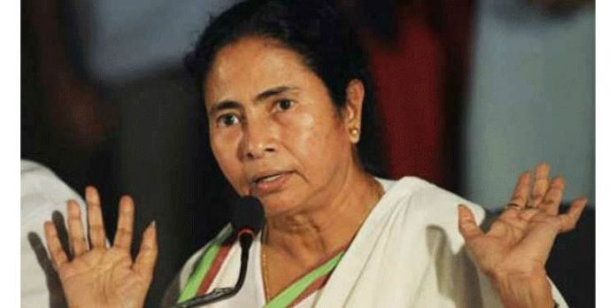 പശ്ചിമ ബംഗാളില് ആക്രമ രാഷ്ട്രീയം ; ബിജെപി ഓഫീസിന് തീവെച്ചു പശ്ചിമ ബംഗാളില് ആക്രമ രാഷ്ട്രീയം ; ബിജെപി ഓഫീസിന് തീവെച്ചു