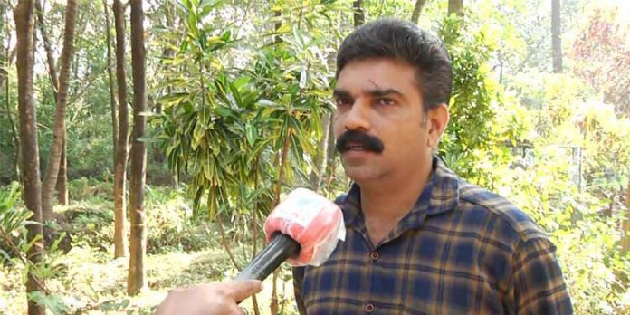 നടിയെ ആക്രമിച്ച കേസില് പ്രതിഭാഗത്തിന് അനുകൂലമായി മൊഴി നല്കിയാല് അഞ്ചു സെന്റ് ഭൂമിയും 25 ലക്ഷം രൂപയും നല്കാമെന്ന് വാഗ്ദാനം നടിയെ ആക്രമിച്ച കേസില് പ്രതിഭാഗത്തിന് അനുകൂലമായി മൊഴി നല്കിയാല് അഞ്ചു സെന്റ് ഭൂമിയും 25 ലക്ഷം രൂപയും നല്കാമെന്ന് വാഗ്ദാനം