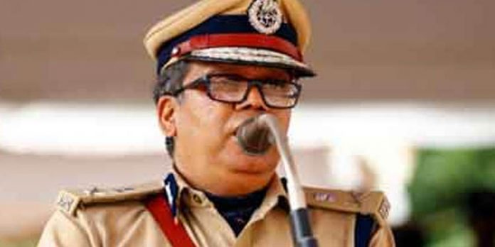 സ്ഥാനാര്ഥികളെ സാമൂഹ്യ മാധ്യമങ്ങളില് അധിക്ഷേപകരമായി ചിത്രീകരിക്കുന്നവര്ക്ക് എതിരെ നടപടി : ബെഹ്റ സ്ഥാനാര്ഥികളെ സാമൂഹ്യ മാധ്യമങ്ങളില് അധിക്ഷേപകരമായി ചിത്രീകരിക്കുന്നവര്ക്ക് എതിരെ നടപടി : ബെഹ്റ