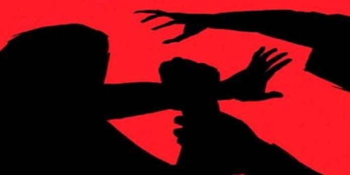 പ്രായപൂര്ത്തിയാകാത്ത ദലിത് സഹോരിമാരെ കൊലപ്പെടുത്തി കുളത്തില് കുഴിച്ചുമുടിയ നിലയില് പ്രായപൂര്ത്തിയാകാത്ത ദലിത് സഹോരിമാരെ കൊലപ്പെടുത്തി കുളത്തില് കുഴിച്ചുമുടിയ നിലയില്