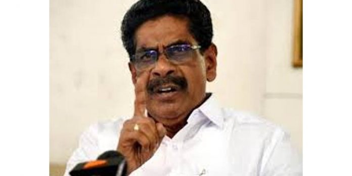 അഴിമതിയുടെ ശരശയ്യയില് കിടക്കുന്ന മുഖ്യമന്ത്രിക്ക് സമനില തെറ്റി : മുല്ലപ്പള്ളി രാമചന്ദ്രന് അഴിമതിയുടെ ശരശയ്യയില് കിടക്കുന്ന മുഖ്യമന്ത്രിക്ക് സമനില തെറ്റി : മുല്ലപ്പള്ളി രാമചന്ദ്രന്