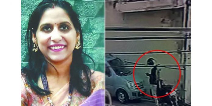 യുപിയില് വനിതാ ദന്തഡോക്ടറെ വീട്ടില് കൊലപ്പെടുത്തിയ നിലയില് കണ്ടെത്തി യുപിയില് വനിതാ ദന്തഡോക്ടറെ വീട്ടില് കൊലപ്പെടുത്തിയ നിലയില് കണ്ടെത്തി