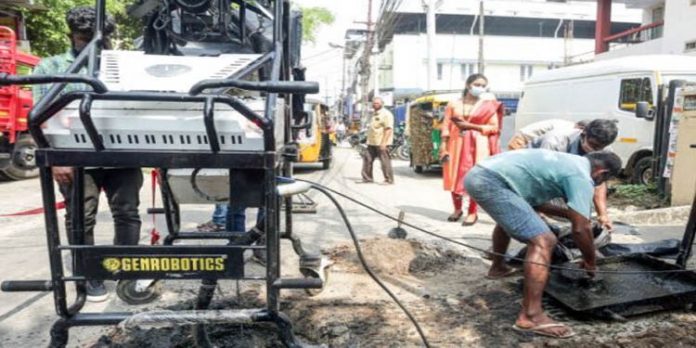 നഗരത്തിലെ ഓടകള് ശുചീകരിക്കാന് കൊച്ചിയില് റോബോട്ട് നഗരത്തിലെ ഓടകള് ശുചീകരിക്കാന് കൊച്ചിയില് റോബോട്ട്