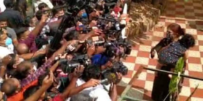 എന്ഫോഴ്സ്മെന്റ് ഡയറക്ടറേറ്റിന് എതിരായ നടപടികളില് നിന്നും സംസ്ഥാന ബാലാവകാശ കമ്മീഷന് പിന്വാങ്ങി എന്ഫോഴ്സ്മെന്റ് ഡയറക്ടറേറ്റിന് എതിരായ നടപടികളില് നിന്നും സംസ്ഥാന ബാലാവകാശ കമ്മീഷന് പിന്വാങ്ങി