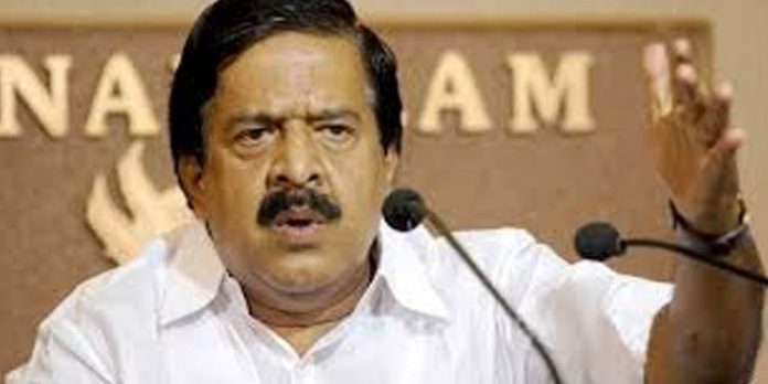 പിണറായി വിജയന് വിജിലന്സ് വകുപ്പ് ഒഴിയണമെന്ന് പ്രതിപക്ഷം പിണറായി വിജയന് വിജിലന്സ് വകുപ്പ് ഒഴിയണമെന്ന് പ്രതിപക്ഷം