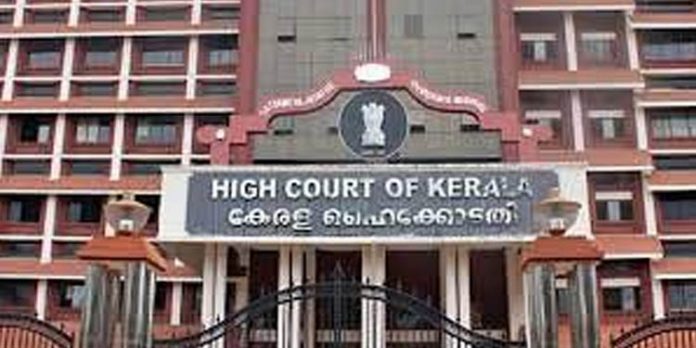 തദ്ദേശ സ്വയംഭരണ സ്ഥാപനങ്ങളിലെ ഓഡിറ്റ് നിര്ത്തിവെച്ച സംഭവത്തില് ഹൈക്കോടതി വിശദീകരണം തേടി തദ്ദേശ സ്വയംഭരണ സ്ഥാപനങ്ങളിലെ ഓഡിറ്റ് നിര്ത്തിവെച്ച സംഭവത്തില് ഹൈക്കോടതി വിശദീകരണം തേടി