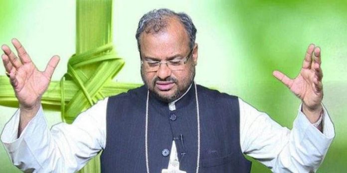 കന്യാസ്ത്രീയെ ബലാത്സംഗം ചെയ്ത കേസില് നിന്ന് ഒഴിവാക്കണം ; ഫ്രാങ്കോയുടെ ഹര്ജി തള്ളി കന്യാസ്ത്രീയെ ബലാത്സംഗം ചെയ്ത കേസില് നിന്ന് ഒഴിവാക്കണം ; ഫ്രാങ്കോയുടെ ഹര്ജി തള്ളി