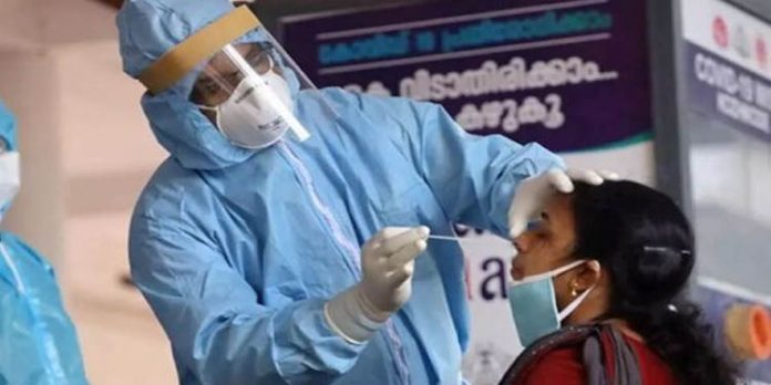 കോവിഡ്സ്രവ പരിശോധനക്കിടെ വനിത ജീവനക്കാര്ക്ക് നേരെ കയ്യേറ്റം കോവിഡ്സ്രവ പരിശോധനക്കിടെ വനിത ജീവനക്കാര്ക്ക് നേരെ കയ്യേറ്റം