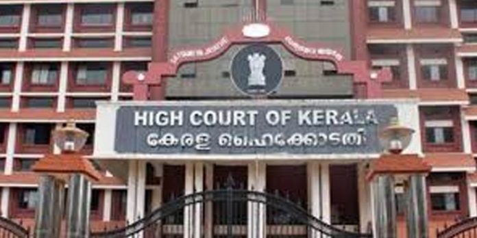 തദ്ദേശ തെരഞ്ഞെടുപ്പില് സംവരണ സീറ്റുകള് നിര്ണയിച്ചത് ചോദ്യം ചെയ്തുള്ള ഹർജികള് ഹൈക്കോടതി തള്ളി തദ്ദേശ തെരഞ്ഞെടുപ്പില് സംവരണ സീറ്റുകള് നിര്ണയിച്ചത് ചോദ്യം ചെയ്തുള്ള ഹർജികള് ഹൈക്കോടതി തള്ളി