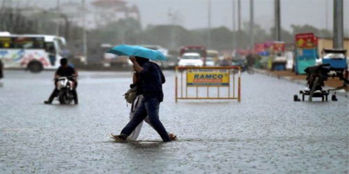 കേരളത്തില് അതിതീവ്ര മഴക്കുള്ള സാധ്യത ; നാല് ജില്ലകളില് റെഡ് അലര്ട്ട് കേരളത്തില് അതിതീവ്ര മഴക്കുള്ള സാധ്യത ; നാല് ജില്ലകളില് റെഡ് അലര്ട്ട്