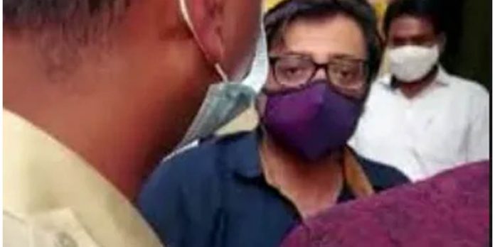 റിപ്പബ്ലിക് ടിവി എഡിറ്റര് ഇന് ചീഫ് അര്ണബ് ഗോസ്വാമി സുപ്രീംകോടതിയെ സമീപിച്ചു റിപ്പബ്ലിക് ടിവി എഡിറ്റര് ഇന് ചീഫ് അര്ണബ് ഗോസ്വാമി സുപ്രീംകോടതിയെ സമീപിച്ചു
