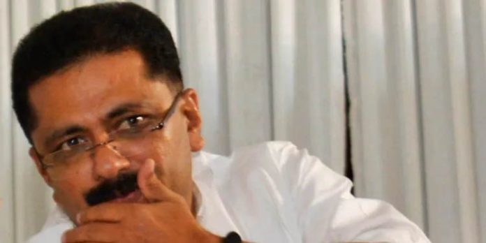 ഗണ്മാന്റെ ഫോണ് തിരിച്ചു ലഭിച്ച വിവരം എല്ലാ അഭ്യുദയകാംക്ഷികളെയും അറിയിക്കുന്നു ; കെ ടി ജലീലിന്റെ ഫേസ് ബുക്ക് പോസ്റ്റ് ഗണ്മാന്റെ ഫോണ് തിരിച്ചു ലഭിച്ച വിവരം എല്ലാ അഭ്യുദയകാംക്ഷികളെയും അറിയിക്കുന്നു ; കെ ടി ജലീലിന്റെ ഫേസ് ബുക്ക് പോസ്റ്റ്