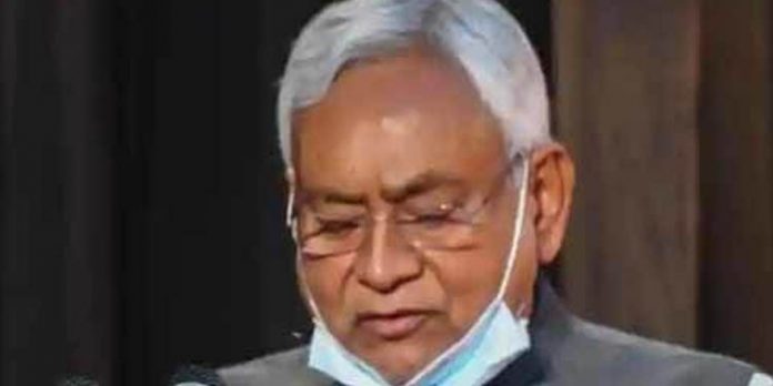 പ്രശ്നങ്ങളൊഴിയാതെ ബീഹാര് ; നിതീഷ് മന്ത്രി സഭയിലെ എട്ടു മന്ത്രിമാര് ക്രിമിനലുകള് പ്രശ്നങ്ങളൊഴിയാതെ ബീഹാര് ; നിതീഷ് മന്ത്രി സഭയിലെ എട്ടു മന്ത്രിമാര് ക്രിമിനലുകള്