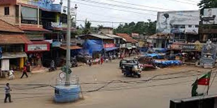 കൊറോണ ആശുപത്രിയായ മാനന്തവാടി ജില്ലാ ആശുപത്രിയില് അത്യാഹിത വിഭാഗം തിരിച്ചു വരുന്നു കൊറോണ ആശുപത്രിയായ മാനന്തവാടി ജില്ലാ ആശുപത്രിയില് അത്യാഹിത വിഭാഗം തിരിച്ചു വരുന്നു