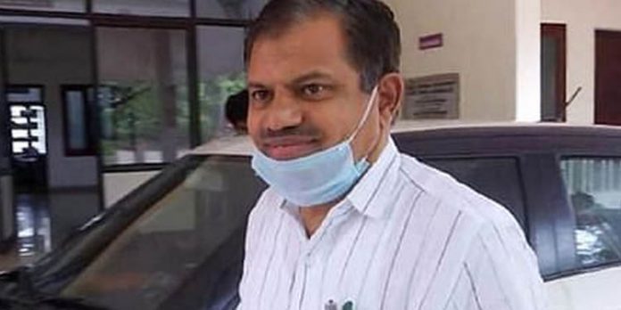 ഖമറുദ്ദീനെ ഇന്ന് ഹാജരാക്കും ; പൂക്കോയ തങ്ങൾ ബെംഗളൂരുവിലെന്ന് സൂചന ഖമറുദ്ദീനെ ഇന്ന് ഹാജരാക്കും ; പൂക്കോയ തങ്ങൾ ബെംഗളൂരുവിലെന്ന് സൂചന