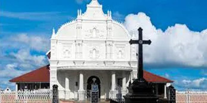 കോതമംഗലം പളളിത്തര്ക്കത്തിന് മൂന്നു മാസത്തിനുളളില് പരിഹാരമുണ്ടാക്കും ; ആവശ്യമെങ്കില് ബലപ്രയോഗത്തിലൂടെ പള്ളി പിടിച്ചെടുക്കുമെന്നും സര്ക്കാര് ഹൈക്കോടതിയില് കോതമംഗലം പളളിത്തര്ക്കത്തിന് മൂന്നു മാസത്തിനുളളില് പരിഹാരമുണ്ടാക്കും ; ആവശ്യമെങ്കില് ബലപ്രയോഗത്തിലൂടെ പള്ളി പിടിച്ചെടുക്കുമെന്നും സര്ക്കാര് ഹൈക്കോടതിയില്
