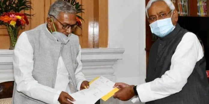 സുശീല് കുമാര് മോദി കേന്ദ്രത്തിലേക്ക് ; ബിഹാറില് നിതീഷിന് പുതിയ ഉപമുഖ്യമന്ത്രി സുശീല് കുമാര് മോദി കേന്ദ്രത്തിലേക്ക് ; ബിഹാറില് നിതീഷിന് പുതിയ ഉപമുഖ്യമന്ത്രി