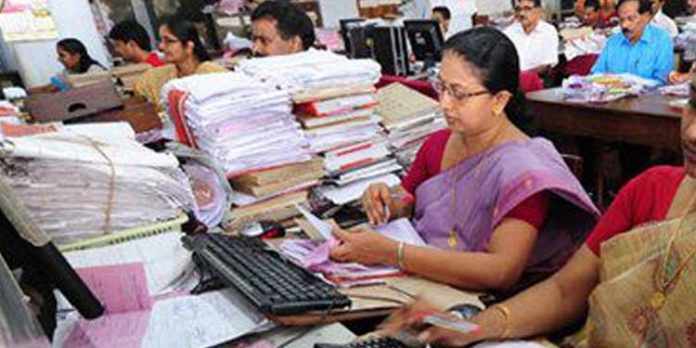 സംസ്ഥാന സര്ക്കാര് ജീവനക്കാരുടെ ലീവ് സറണ്ടര് ആനുകൂല്യങ്ങള് പുനഃസ്ഥാപിച്ചു സംസ്ഥാന സര്ക്കാര് ജീവനക്കാരുടെ ലീവ് സറണ്ടര് ആനുകൂല്യങ്ങള് പുനഃസ്ഥാപിച്ചു