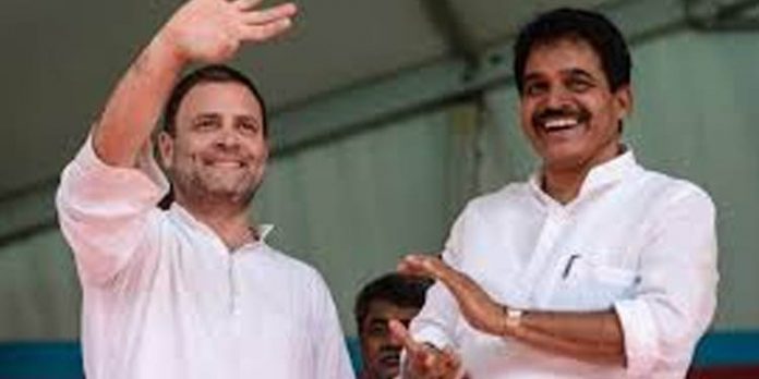 കെസിവിയുടെ കീഴില് പുതുയ ഗ്രൂപ്പ് ശക്തിയാര്ജിക്കുന്നു ; എ, ഐ ഗ്രൂപ്പുകള്ക്ക് വന്വെല്ലുവിളി കെസിവിയുടെ കീഴില് പുതുയ ഗ്രൂപ്പ് ശക്തിയാര്ജിക്കുന്നു ; എ, ഐ ഗ്രൂപ്പുകള്ക്ക് വന്വെല്ലുവിളി