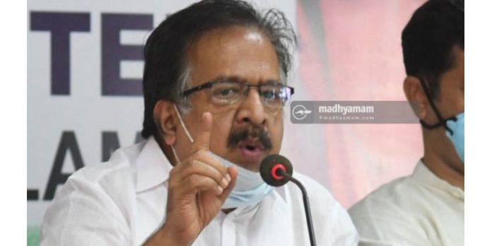 ഇത്രയധികം പിന്വാതില് നിയമനങ്ങള് നടത്തിയ ഒരു സര്ക്കാര് കേരളത്തിന്റെ ചരിത്രത്തില് ഉണ്ടായിട്ടില്ല : രമേശ് ചെന്നിത്തല ഇത്രയധികം പിന്വാതില് നിയമനങ്ങള് നടത്തിയ ഒരു സര്ക്കാര് കേരളത്തിന്റെ ചരിത്രത്തില് ഉണ്ടായിട്ടില്ല : രമേശ് ചെന്നിത്തല