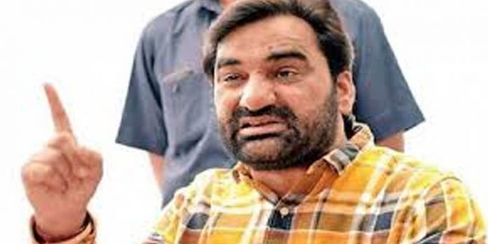 കര്ഷകരുമായി ചര്ച്ച നടത്തിയില്ലെങ്കില് എന്ഡിഎ വിടുമെന്ന് ലോകതാന്ത്രിക് എംപി കര്ഷകരുമായി ചര്ച്ച നടത്തിയില്ലെങ്കില് എന്ഡിഎ വിടുമെന്ന് ലോകതാന്ത്രിക് എംപി