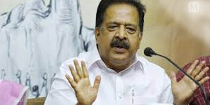 സ്വപ്നാ സുരേഷ് നല്കിയ ഐ ഫോണുകള് : തനിക്കെതിരെ അപവാദം പ്രചരിപ്പിച്ച കോടിയേരി ബാലകൃഷ്ണന് മാപ്പ് പറയണമെന്ന് രമേശ് ചെന്നിത്തല സ്വപ്നാ സുരേഷ് നല്കിയ ഐ ഫോണുകള് : തനിക്കെതിരെ അപവാദം പ്രചരിപ്പിച്ച കോടിയേരി ബാലകൃഷ്ണന് മാപ്പ് പറയണമെന്ന് രമേശ് ചെന്നിത്തല