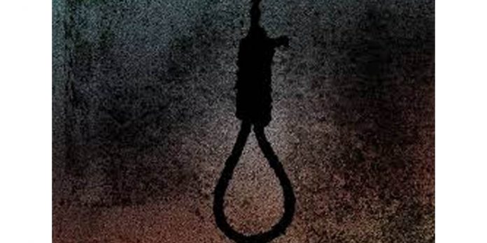 പതിനാലു വയസുകാരിയെ ഗര്ഭിണിയാക്കിയ കേസിലെ പ്രതിയെ തൂങ്ങി മരിച്ചനിലയില് കണ്ടെത്തി പതിനാലു വയസുകാരിയെ ഗര്ഭിണിയാക്കിയ കേസിലെ പ്രതിയെ തൂങ്ങി മരിച്ചനിലയില് കണ്ടെത്തി