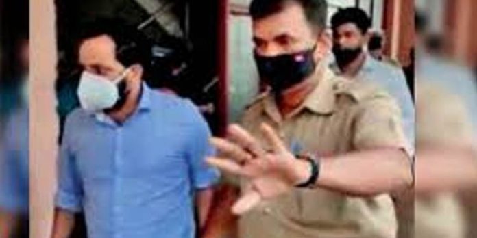 ബിനീഷ് കോടിയേരിയെ ഇഡി ഇന്ന് വീണ്ടും കോടതിയില് ഹാജരാക്കും ബിനീഷ് കോടിയേരിയെ ഇഡി ഇന്ന് വീണ്ടും കോടതിയില് ഹാജരാക്കും