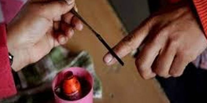 തെരഞ്ഞെടുപ്പ് ഉദ്യോഗസ്ഥര്ക്ക് പരിശീലനം നല്കും തെരഞ്ഞെടുപ്പ് ഉദ്യോഗസ്ഥര്ക്ക് പരിശീലനം നല്കും
