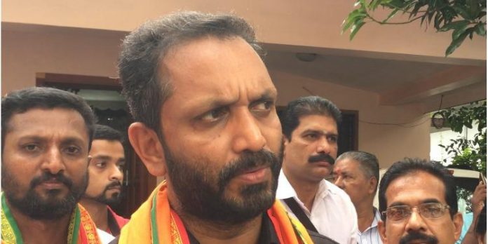 സി.എം രവീന്ദ്രനെന്നാല് സി.എമ്മിന്റെ രവീന്ദ്രനാണ് , കടകംപള്ളിയും കുടുങ്ങും : കെ. സുരേന്ദ്രന് സി.എം രവീന്ദ്രനെന്നാല് സി.എമ്മിന്റെ രവീന്ദ്രനാണ് , കടകംപള്ളിയും കുടുങ്ങും : കെ. സുരേന്ദ്രന്