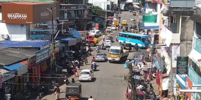 മണ്ഡലകാലത്ത് ശരണം വിളികളില്ലാതെ കോന്നിയിലെ നിരത്തുകൾ മണ്ഡലകാലത്ത് ശരണം വിളികളില്ലാതെ കോന്നിയിലെ നിരത്തുകൾ