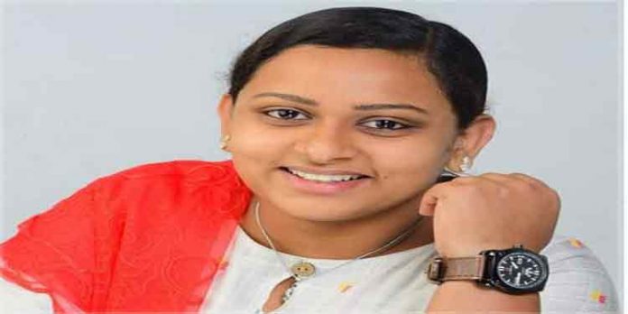 രേഷ്മയ്ക്ക് ഇന്ന് 21-ാം പിറന്നാള് ; നാളെ നാമനിര്ദേശ പത്രിക സമര്പ്പിക്കും രേഷ്മയ്ക്ക് ഇന്ന് 21-ാം പിറന്നാള് ; നാളെ നാമനിര്ദേശ പത്രിക സമര്പ്പിക്കും
